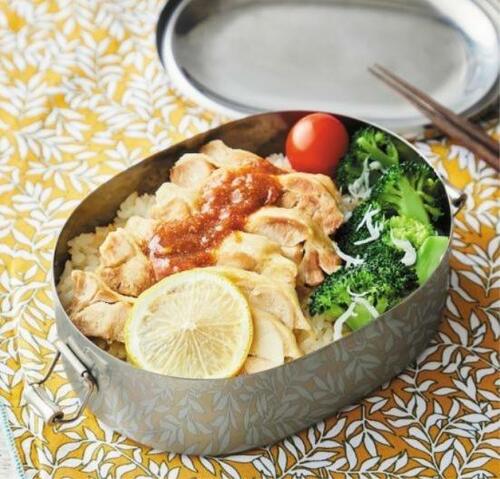 炊飯器から詰めるだけ! 「海南チキンライス弁当」