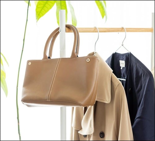 バッグや帽子も引っ掛けられる ハンガーラックおすすめ イメージ