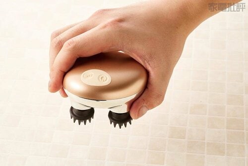 【持ちやすさ】凹凸がなくガシッと握れる! メンズ用ヘッドマッサージャーおすすめ イメージ
