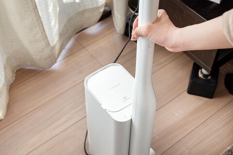 革新的なデザインが大人気！パナソニックのスティック型掃除機「MC