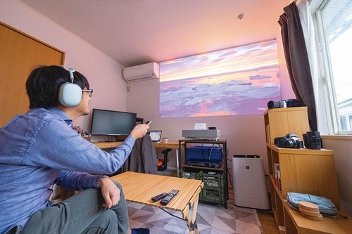 7畳リビングが映画館! エプソン「dreamio EH-LS500」 イメージ2