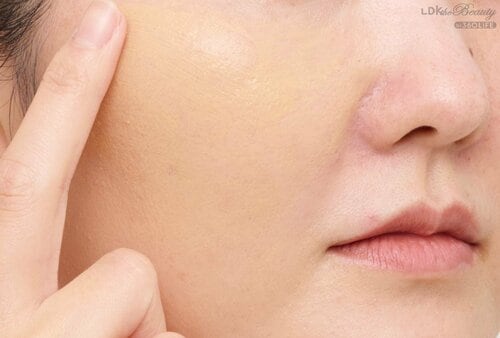 使用感：指あとがつきやすくて均一に仕上げるのが難しい リキッドファンデおすすめ イメージ