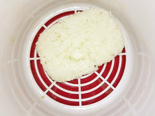 ご飯は固まって重量も激減水が抜けて捨てやすいです イメージ2