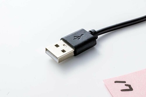 電源とのコネクタはタイプA