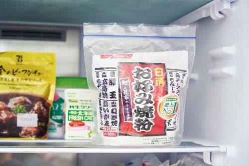 味付き粉モノはポリ袋に入れて冷気の逃げやすい庫内上段へ！ イメージ