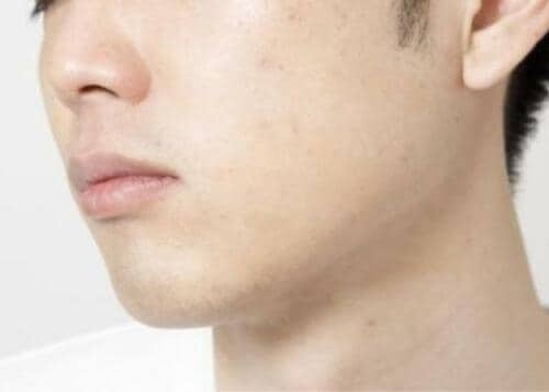 ひげ剃り跡も自然にカバーしてくれる イメージ2