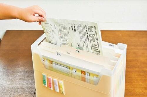 ポイント3:本棚にも収納可能な安定感