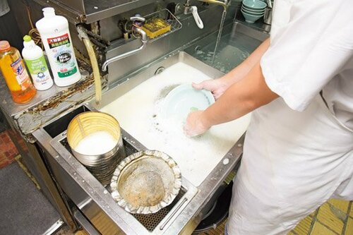 【テスト①洗浄力】中華料理店の油まみれの食器1500枚を洗浄！ イメージ2