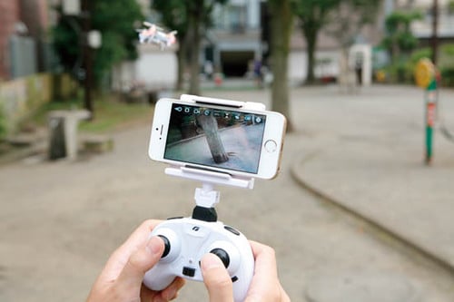 スマホでも操作できるマッチ箱サイズの超小型ドローン イメージ3