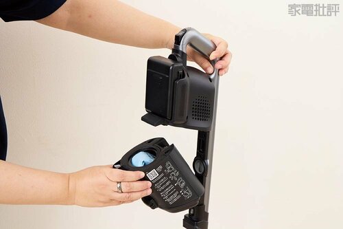 【紙パックの着脱】 紙パック式掃除機おすすめ イメージ