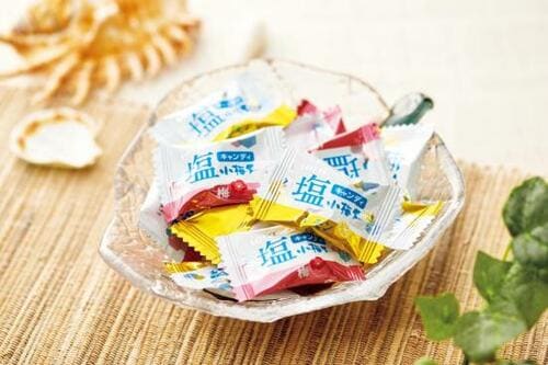 クセになる甘酸っぱさロッテ「塩小梅<梅&レモン>」