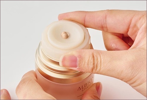 使いやすさ：ダイヤルで1回分が出せてわかりやすい クリームファンデーションおすすめ イメージ