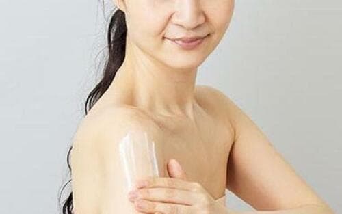 粉ふき肌も良質な油分で即うる肌に「ニベア」 ボディクリームおすすめ イメージ3