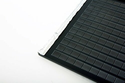【A評価】フィルターの密着度アルミの効果でスッキリ貼れる