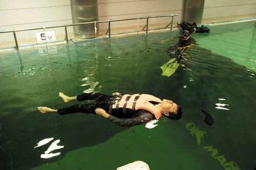 サイズ調整がしやすく 体にぴったりフィットします イメージ