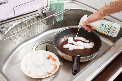手になじみやすい形状でスプレーしやすい LDKベストバイ食器用泡スプレーおすすめ イメージ2