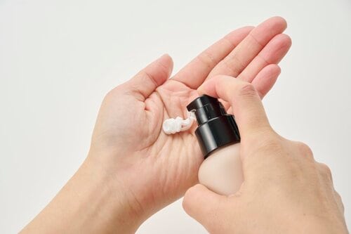 <!--td {border: 1px solid #cccccc;}br {mso-data-placement:same-cell;}--> ヘアミルクの塗り方は? ヘアミルクおすすめ イメージ