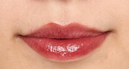 青み肌に使用 口紅おすすめ イメージ