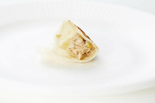 27位:【北海道】カレーにのせるのが札幌流「みよしのぎょうざ」 餃子おすすめ イメージ2