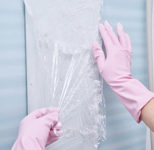 2:汚れがひどいところはラップでパックし5〜10分放置 鏡用ウロコ落としおすすめ イメージ