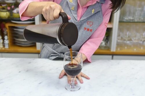11位: キントー「PLUG アイスコーヒージャグ 1.2L」 コーヒーポットおすすめ イメージ