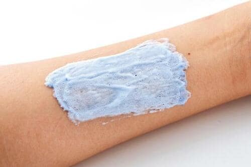 D評価: 発泡マスクは注意!VT「スーパーヒアルロンバブル スパークリングブースタ」 イメージ2