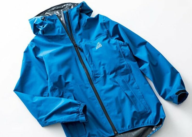 45万着の大ヒット！ワークマンプラスの5000円以下レインウェアの実力は？｜テストするモノ批評誌『MONOQLO』が徹底検証