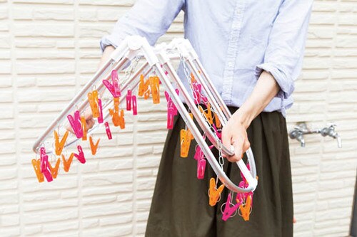 ⑩すっきりスリムにたためるのにピンチが絡まらない洗濯ハンガー