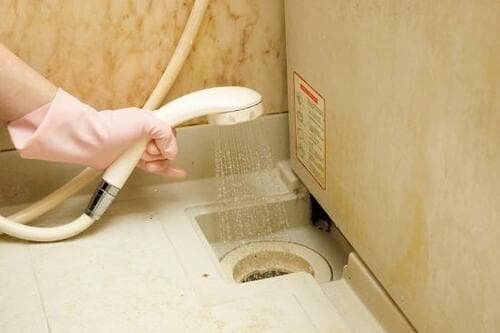 【ハウツー】「お湯→クリーナー」でヘドロを溶かす! イメージ3