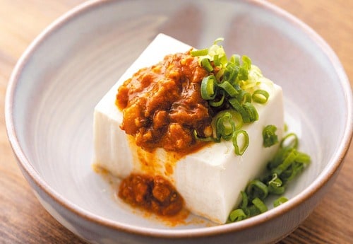 ポイント：ご飯や豆腐とも相性抜群！ カルディおすすめ イメージ