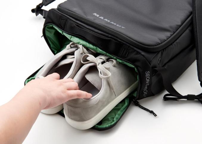 仕事帰りのジム通いにぴったり クツがすっきり入るビジネスバッグ Monoqlo がテスト 360life サンロクマル