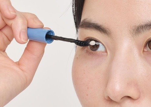 まつげ美容液を使うメリットを解説 まつげ美容液おすすめ イメージ