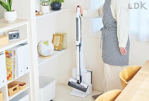 ドックに戻すだけ！ゴミ捨てのストレスから解放 コードレス掃除機おすすめ イメージ