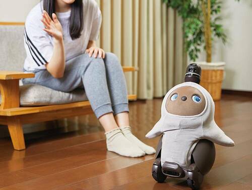 可愛いロボット「LOVOT」に話題沸騰!