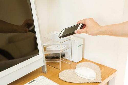 【スマホ収納】無印の小物ラックでスマホの迷子防止 イメージ