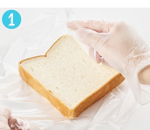 すきまができないようにラップで丁寧に包む 食パンの冷凍保存方法おすすめ イメージ