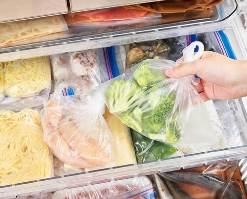 厚めの素材でしっかり食材をガード キッチンポリ袋おすすめ イメージ