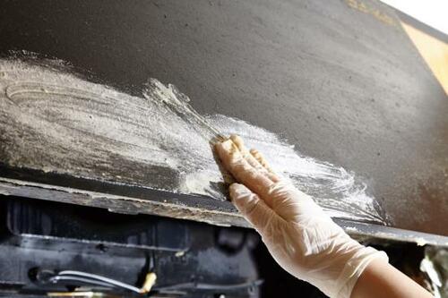 掃除ワザ4：「食器洗剤＋重曹」パックで汚れを浮かせる！ イメージ3