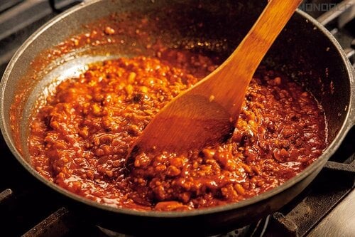本格的なのにお手軽! 魯珈風「自宅で叶う濃厚無水キーマ」レシピ 魯珈のカレーレシピおすすめ イメージ