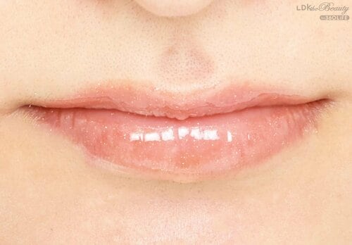 色はほぼ出ずラメに目がいく リップグロスおすすめ イメージ