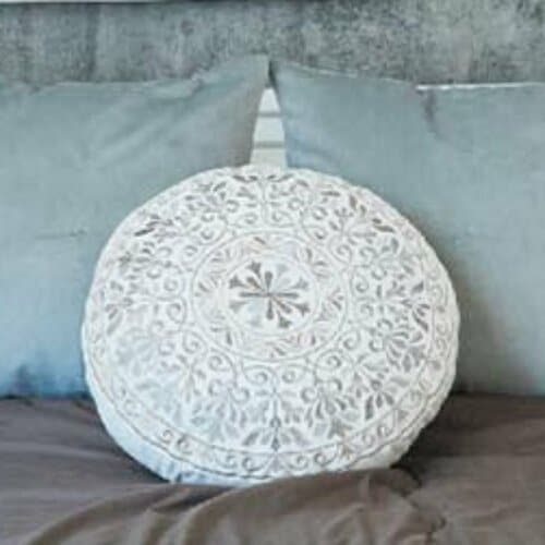 寝室をおしゃれに大改造おすすめ ニトリ 円形クッション(エンブロ IV cHChq2) イメージ1