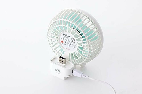 USB端子があるので直接給電可能
