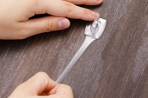 吊り下げ収納は小さめフックで分散させることが大事です イメージ