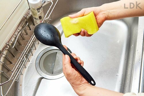 継ぎ目がなく洗いやすい シリコンスプーンおすすめ イメージ