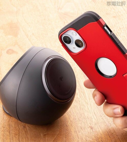 非対応ケースだと落ちることも…… Qi2対応ワイヤレス充電器おすすめ イメージ