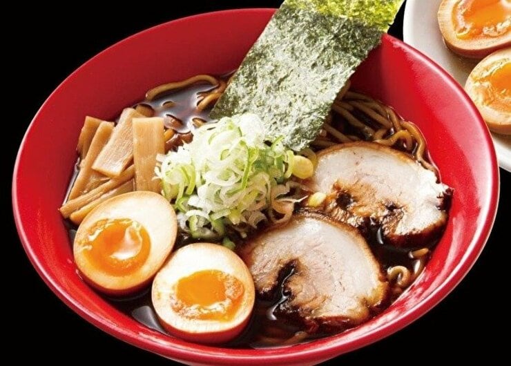 【お取り寄せ】有名ご当地“醤油ラーメン”ランキング9選｜あっさり派もこってり派もトリコにした黒スープとは？