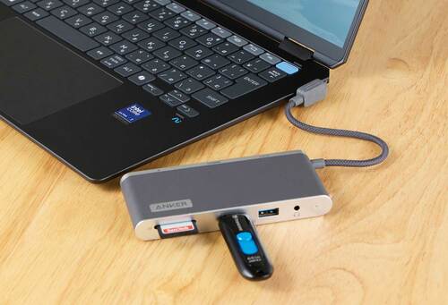 【接続性】USB-Cが3つという割り切り ハブ必須だが配置は良し 小型ノートPCおすすめ イメージ3