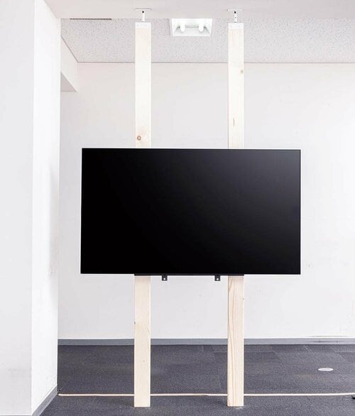 壁の穴を徹底的に空けたくない人に「LABRICO DIY」 テレビ壁掛けおすすめ イメージ