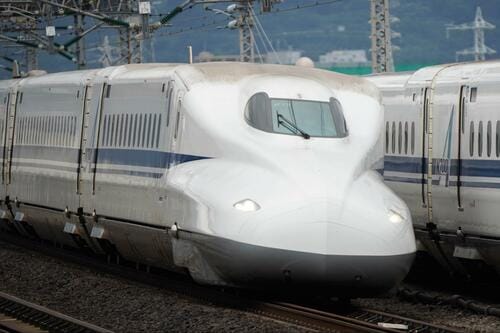 新幹線でAF速度を比較。AF精度はシグマがやや優勢 イメージ