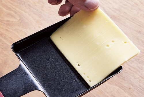 カット不要で使いやすい大きさ ラクレットチーズおすすめ イメージ